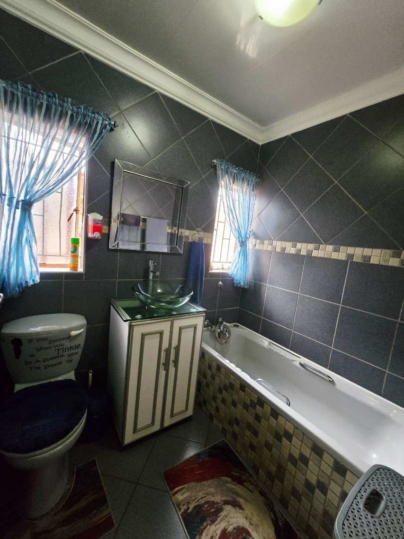 3 Bedroom Property for Sale in Flimieda North West